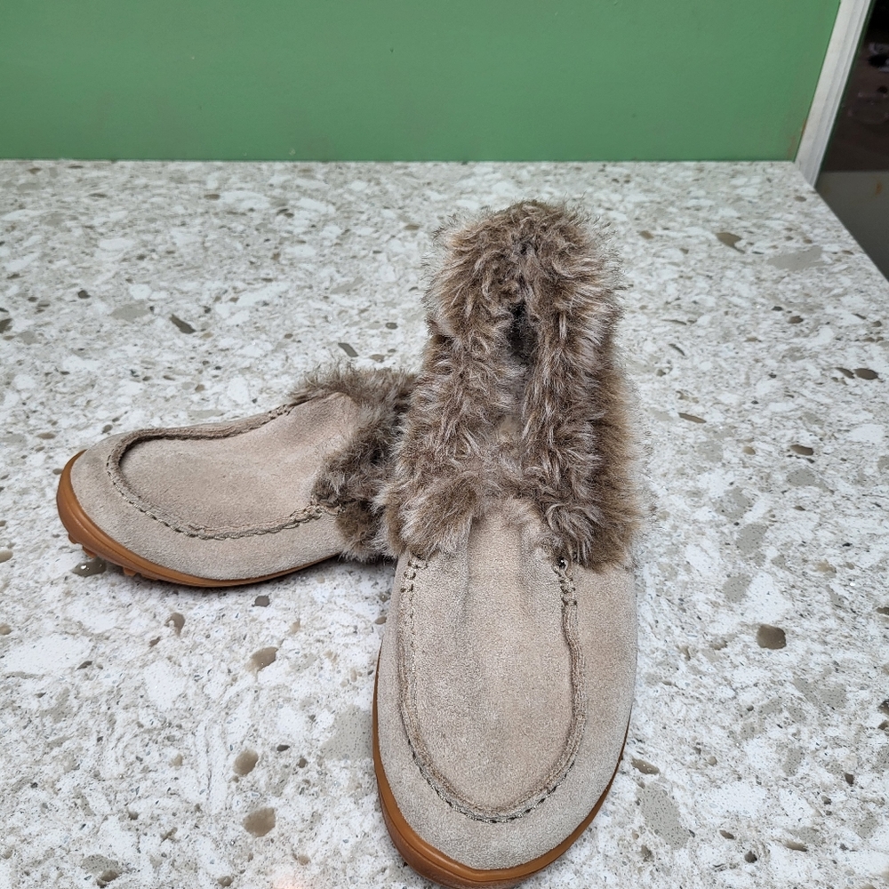 NEW Columbia COZY Comfort 10
